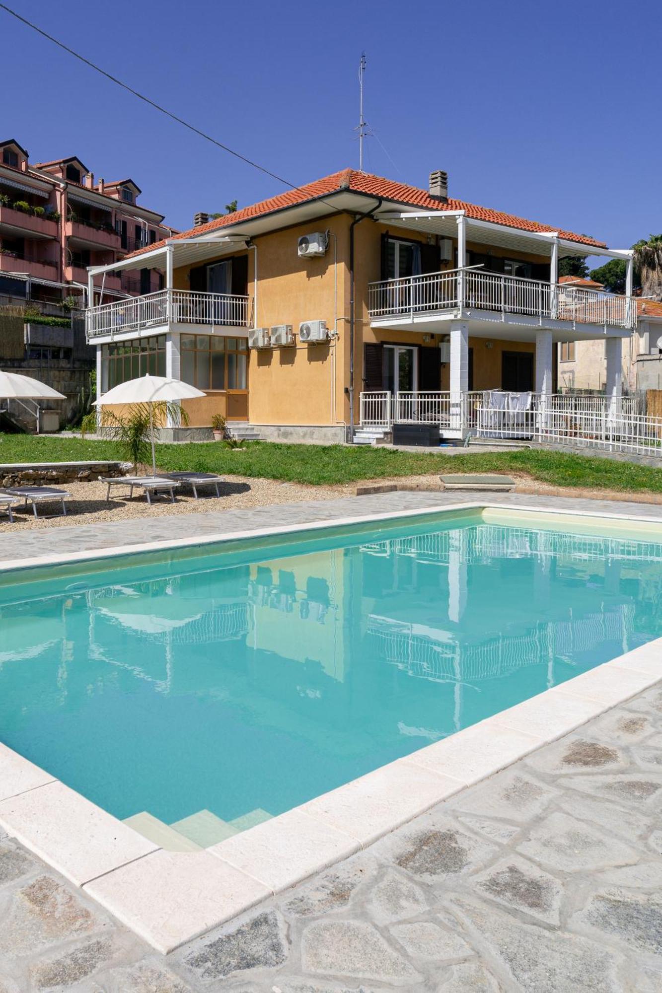 Il Gattino Di Porto - Apt 3 - Monolocale Veranda Piscina インペリア エクステリア 写真